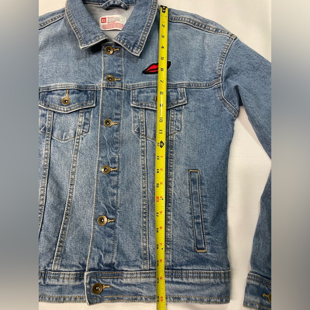 Women’s 1969 New York denim jacket with heart patch jacket stitched lips.Sz X/S - Picture 6 of 7